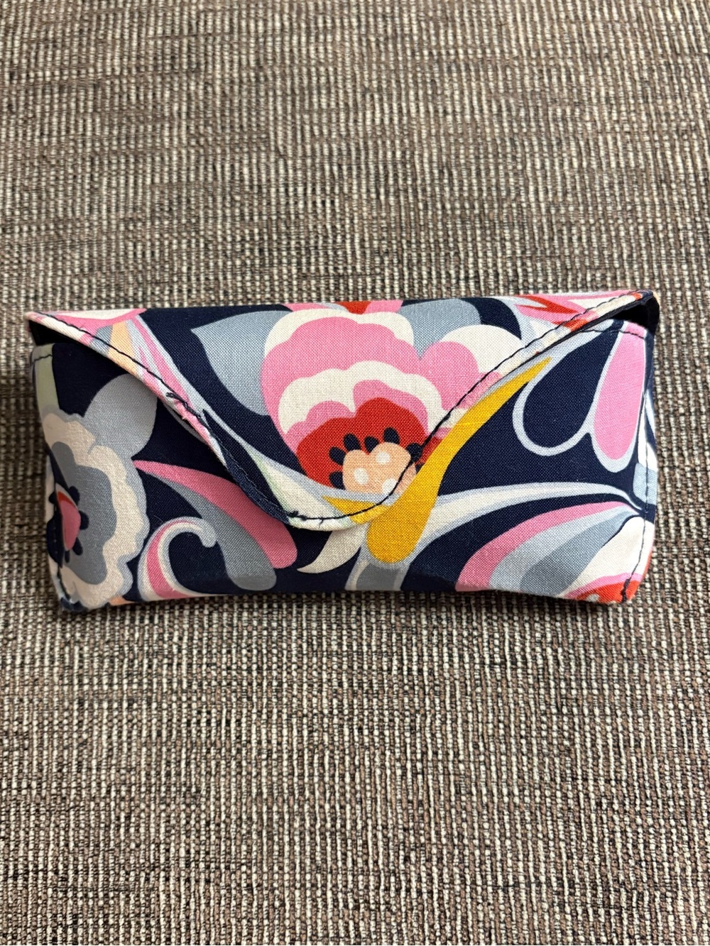 NWOT Vera Bradley Hardshell Eyeglass Case (Tahari Sunglasses included)